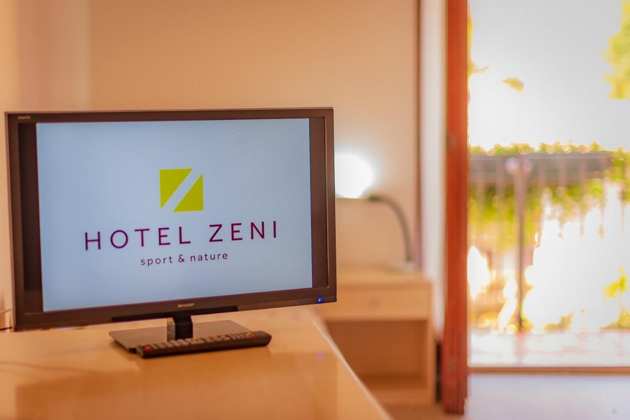 Hotel Zeni 布伦托尼克 外观 照片