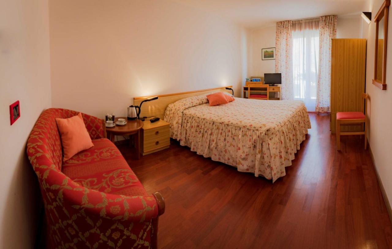 Hotel Zeni 布伦托尼克 外观 照片